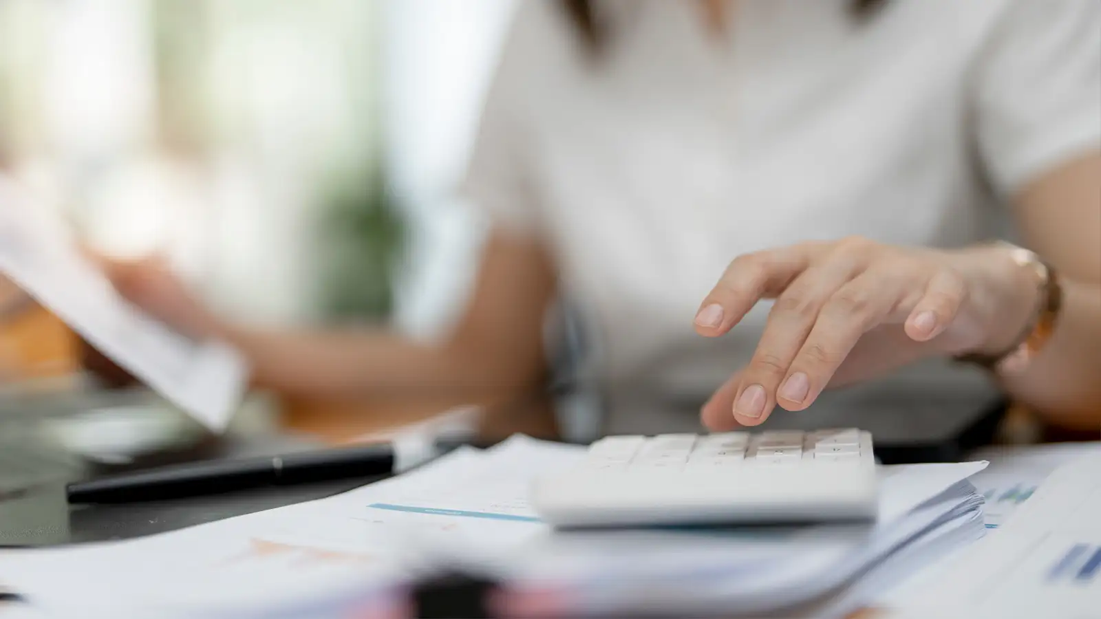 Payday Super employers calculating payroll and superannuation contributions